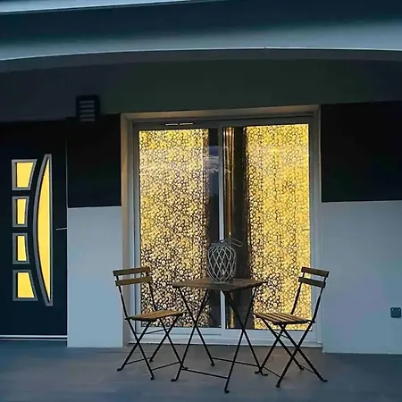 La Maison Jumelle Elm فيلة *